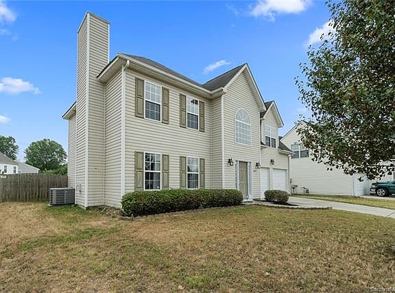 3rd image of 10637 Kempsford Dr