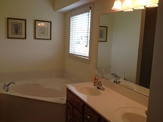 5th image of 1207 Thomas Dr