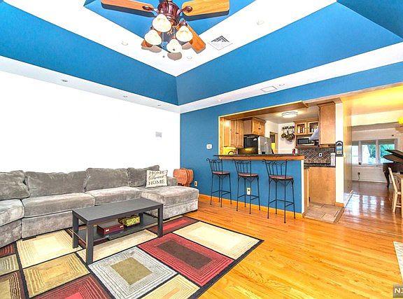 5th image of 34-10 Lenox Dr #1X