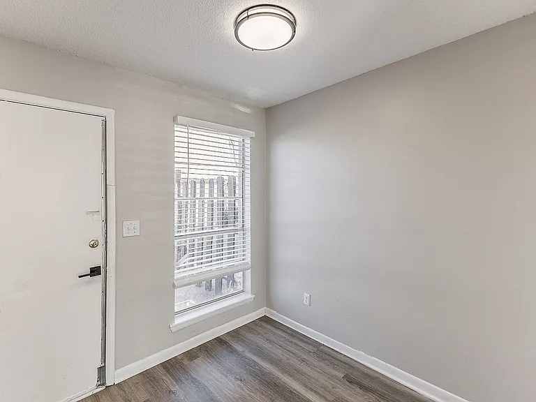 1321 Towerview Street-04