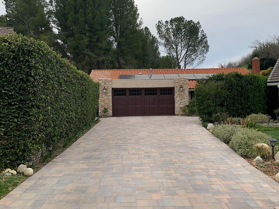 1st image of 28905 Bardell Dr