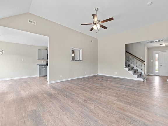 3rd image of 630 Snowshoe Ln
