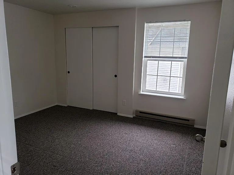 5688 Eagle Pkwy — Photo 11