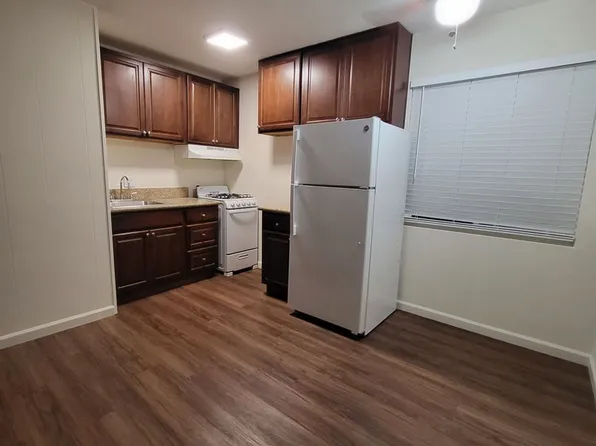 Sea & Sand, 4080 Lamont St APT 4, San Diego, CA 92109