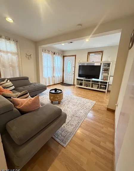35 Ralph St — Photo 3