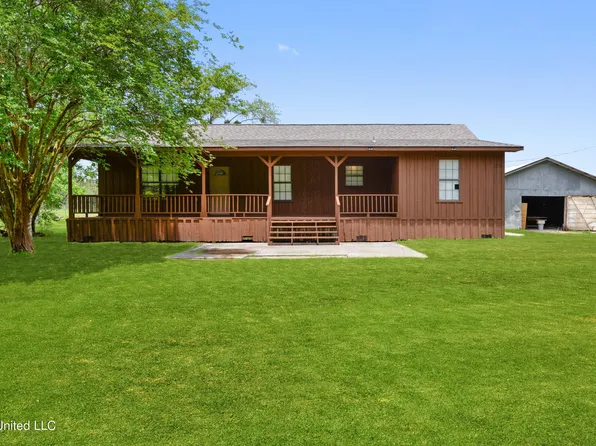 8417 Bayou Cumbest Rd, Moss Point, MS 39562