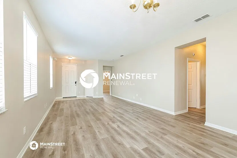 149 Andover Dr — Photo 3