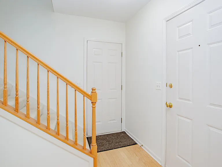 1217 N Village Dr — Photo 20