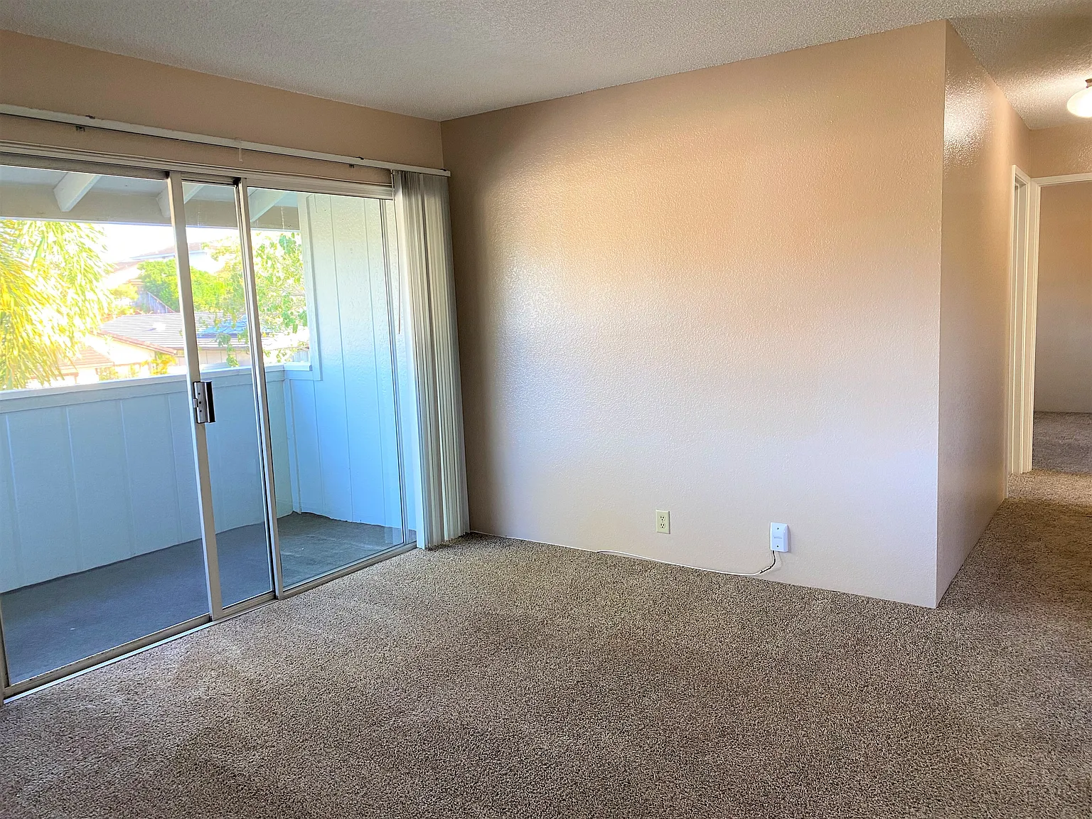 2 bed, 750 sqft, $2,400 — Photo 2