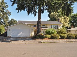 7145 Valley View Dr, Gladstone, OR