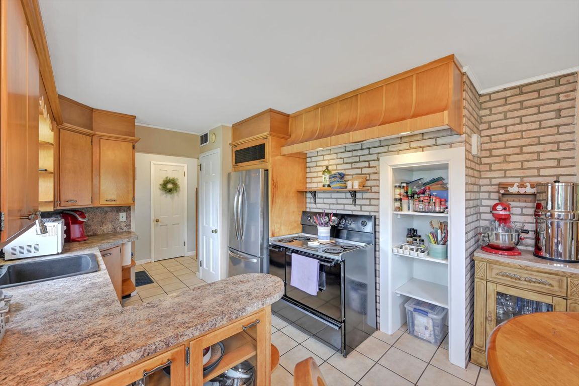 13-Kitchen