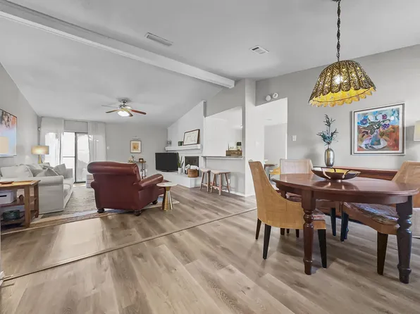 714 Woodcastle Dr, Garland, TX 75040