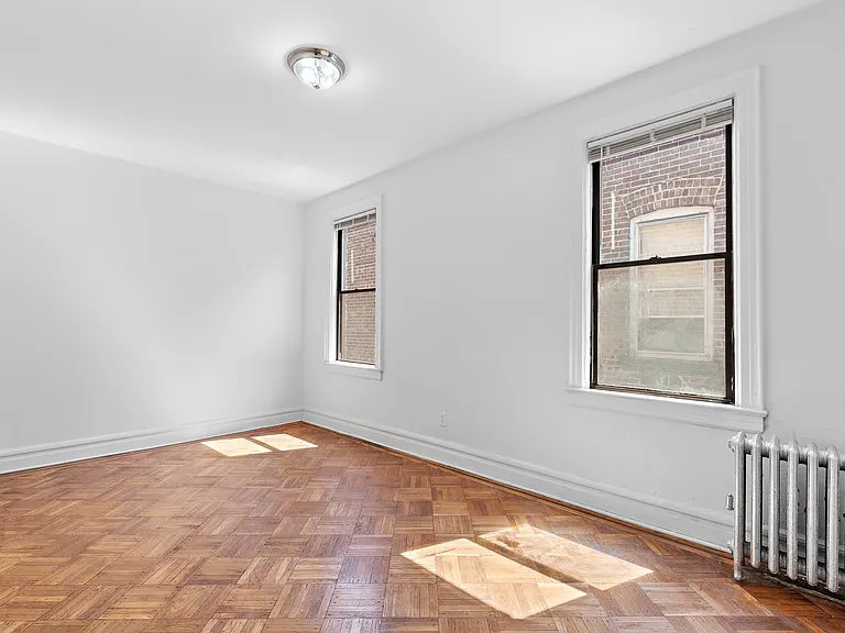 37 Saint Pauls Ave #2 — Photo 9