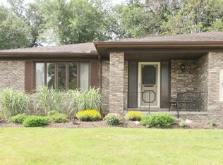 4680 Main Hill Dr, Seven Hills, OH 44131