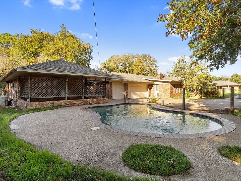 1st image of 1225 Surry Place Dr