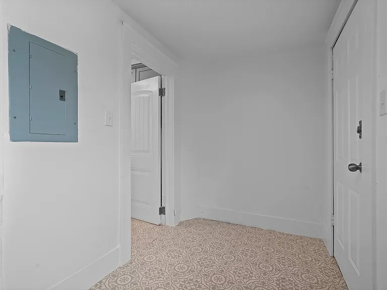 1004 E 33rd St #1/2 — Photo 17