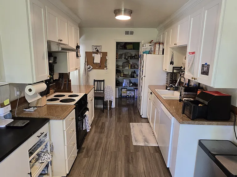 994 Mangrove Ave #B — Photo 6