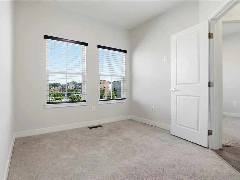 4702 Towne Park Rd — Photo 24
