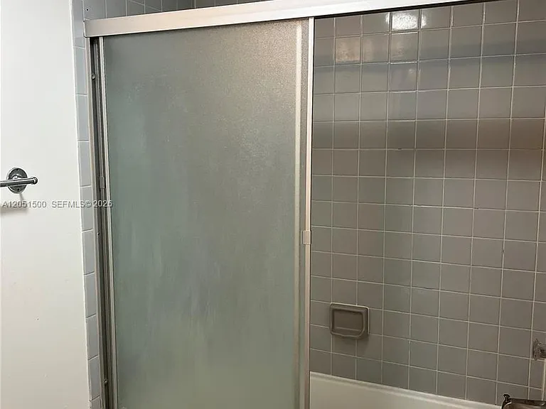 2831 N Oakland Forest Dr #210 — Photo 9
