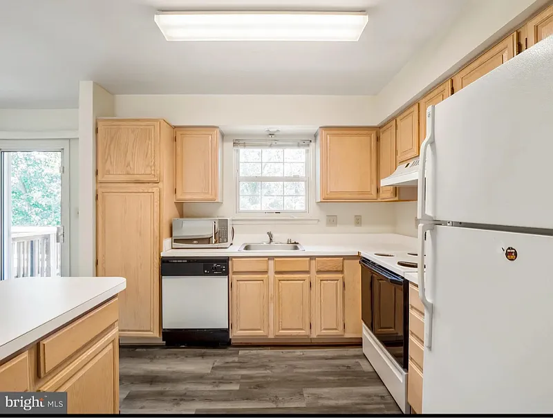 This property is truly a gem and located in a safe and welcoming neighborhood. The area is gorgeous! — Photo 3