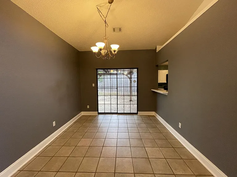 3028 Matterhorn Dr — Photo 6