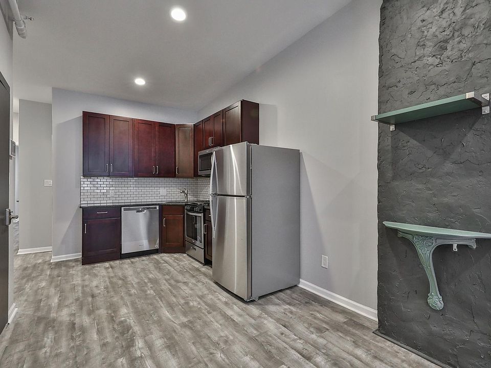 1st image of 400 W Penn St #1