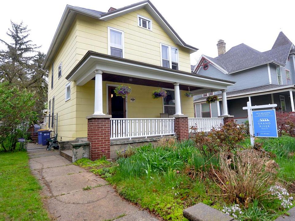 1st image of 619 Hawthorne St NE