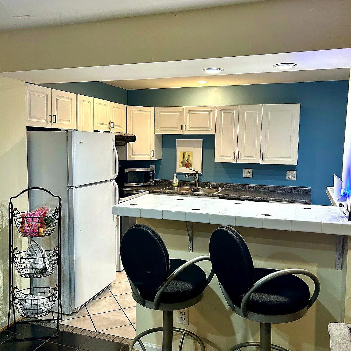 1 bed, 1.0 bath, 3880 sqft, $1,900 — Photo 1