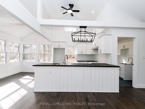 4th image of 212 Holloway Bay Rd S