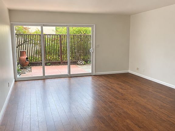 3rd image of 651 Moraga Rd APT 21