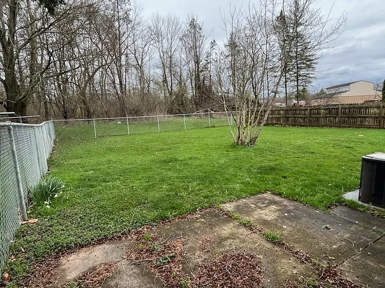 12 Gettman Dr — Photo 3