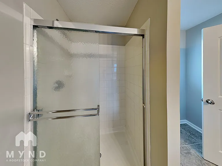 335 Cloverhill Dr — Photo 15