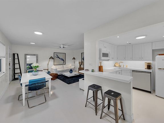 4th image of 238 Hibiscus Avenue #119