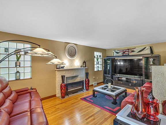 5th image of 2709 Blackridge Ave