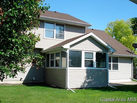 3rd image of 3056 Winchester Cir