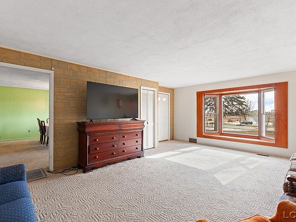 2nd image of 9610 Ridge Hwy