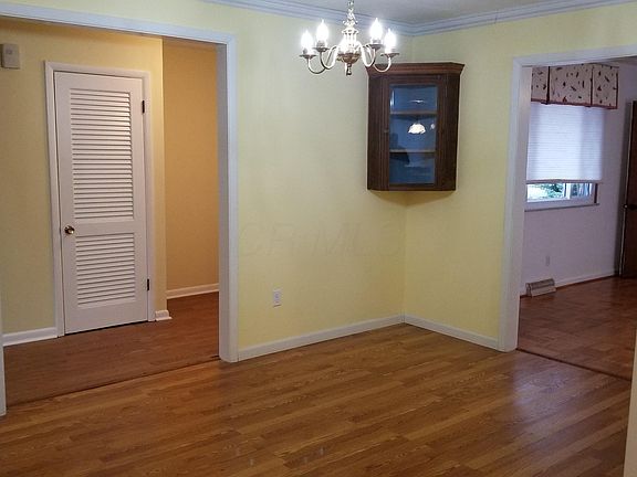 3rd image of 987 Lornaberry Ln