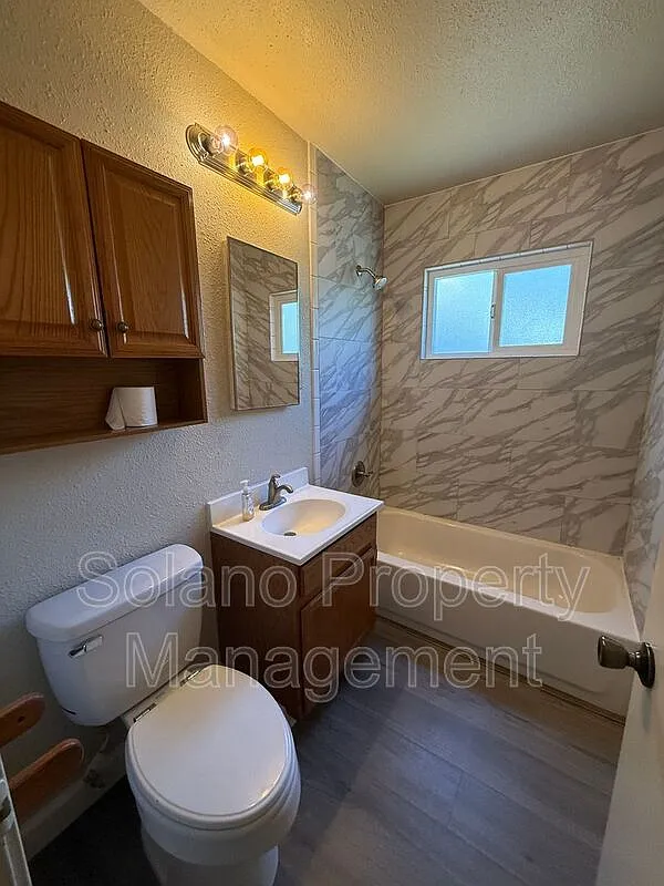 2 bed, 1.0 bath, 800 sqft, $1,995 — Photo 4