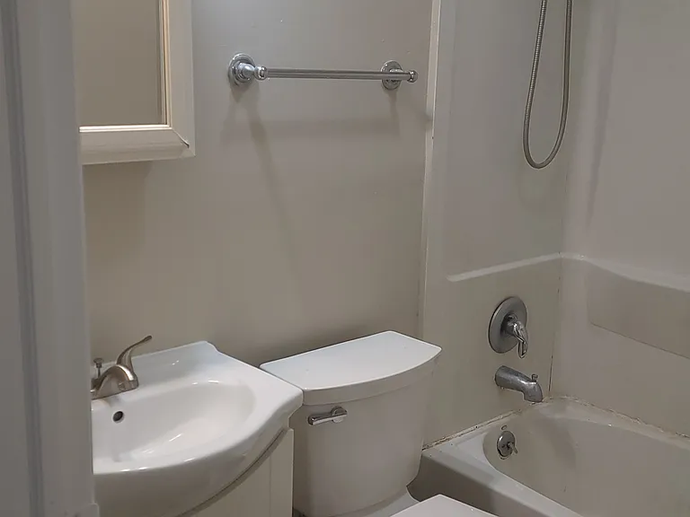 35 Catalpa Dr — Photo 12