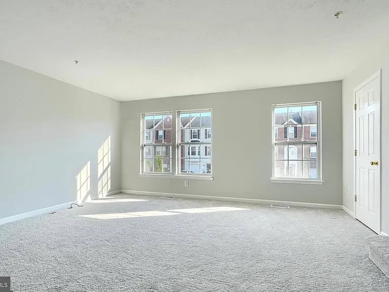 9863 Decatur Rd — Photo 10