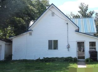 305 2nd St, New Market, IN 47965