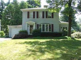 1170 N Country Club Dr, Niskayuna, NY 12309