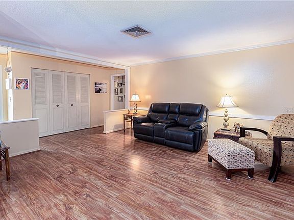 5th image of 2111 Eastbrook Blvd