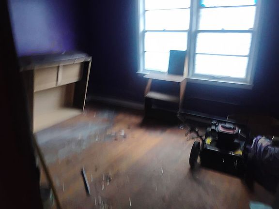 4th image of 2418 Grand Ave
