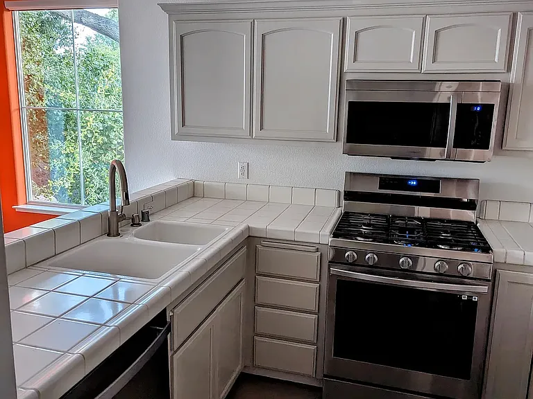 658 California St — Photo 3