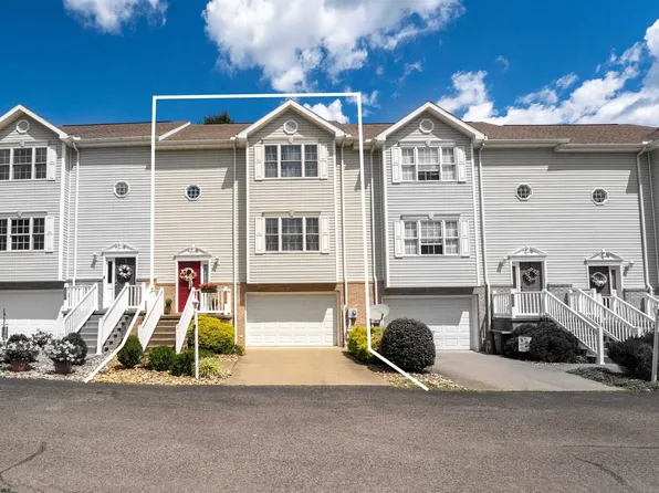 110 New Castle Dr, Morgantown, WV 26508