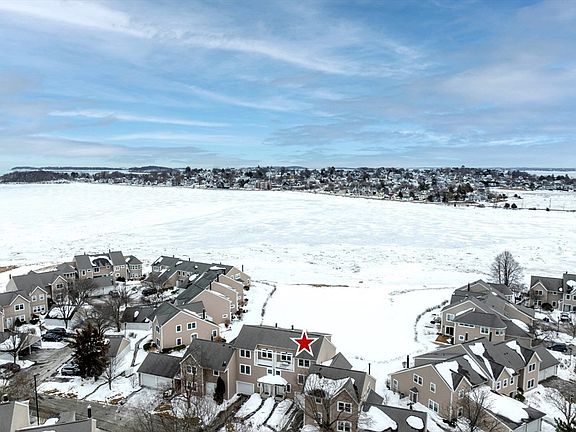 2nd image of 21 Harbourside Rd #26