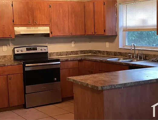 5 bed, 1778 sqft, $3,300 — Photo 1
