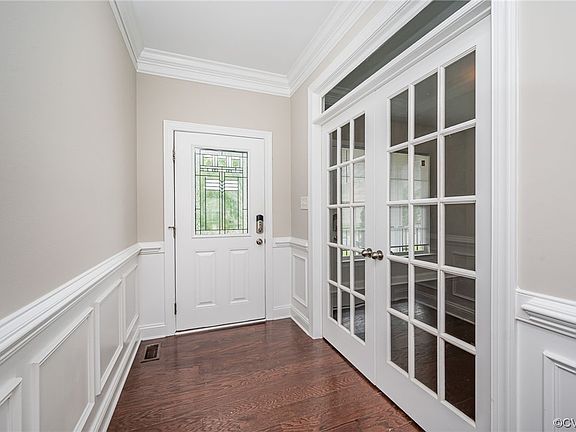 3rd image of 6813 Whisperwood Dr