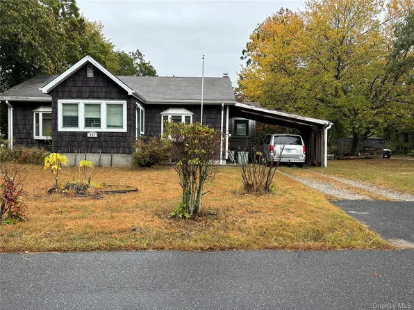 157 Pleasure Avenue, Ronkonkoma, NY 11779